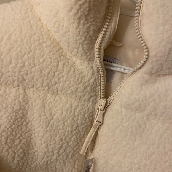 Very  nice sweater - Picture 3 of 5